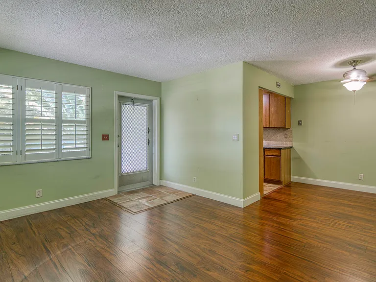 216 N Federal Hwy #8 — Photo 9