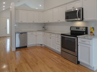 60 Bellflower Rd, Billerica, MA 01821