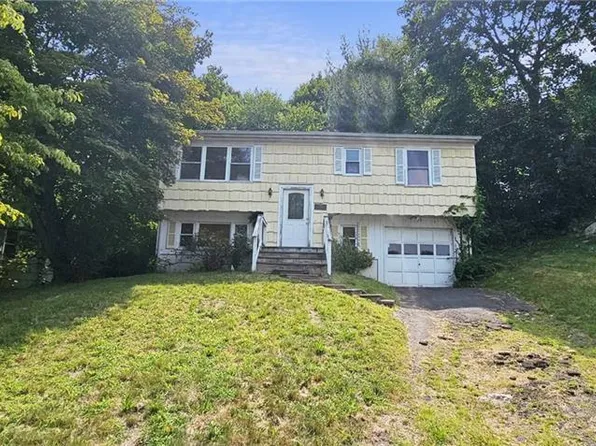 7 Marlin Drive, Norwalk, CT 06854