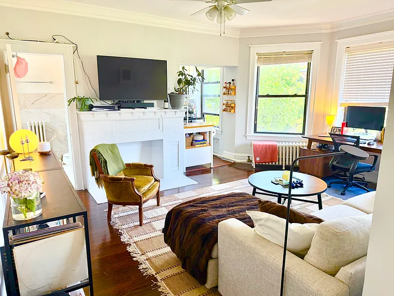 915 W Sheridan Rd #24 — Photo 9