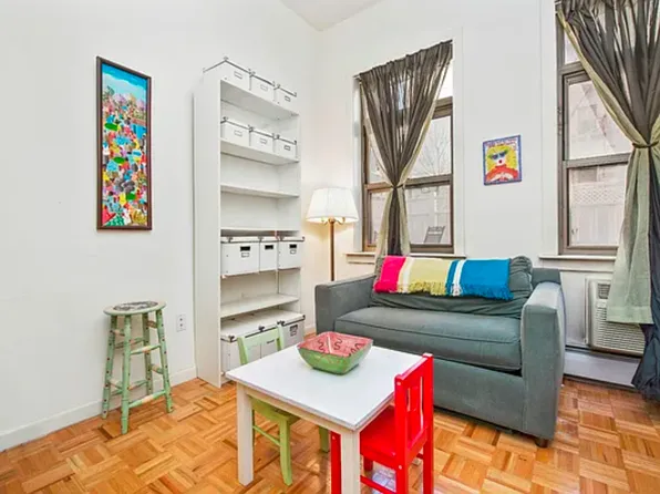 102 Bradhurst Avenue image 6 of 7