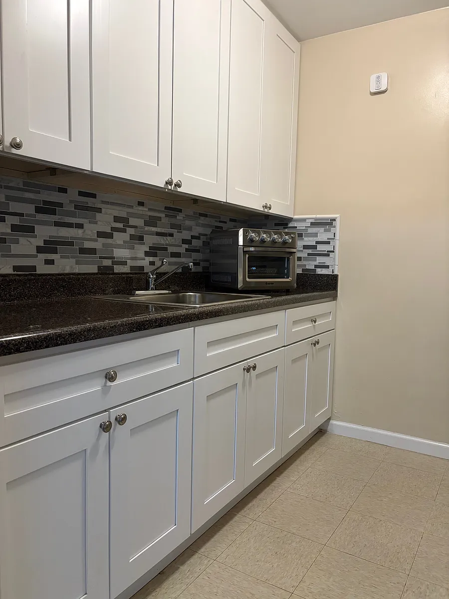 Building Photo - 600 Baychester Ave #16