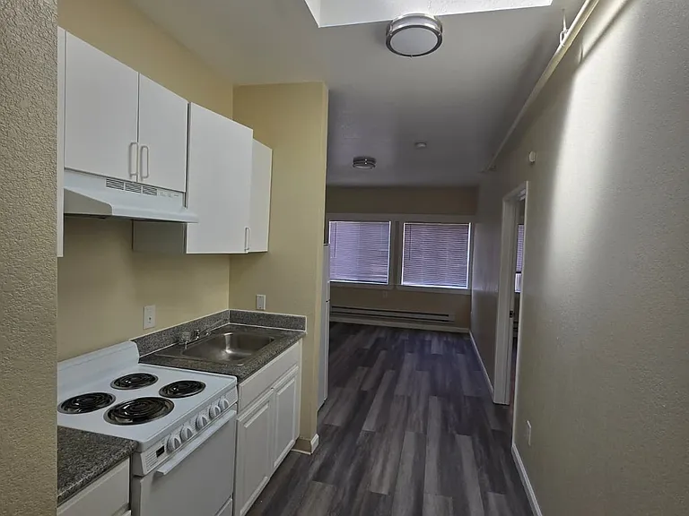 2070 University Avenue — Photo 39