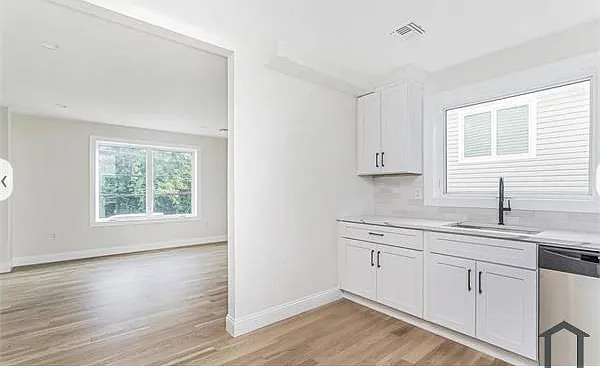 670 Arden Ave — Photo 8