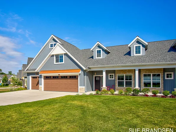 6107 S Harbor Dr, Holland, MI 49423