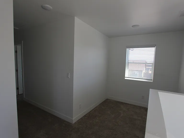 11880 Pegasus Rd — Photo 9