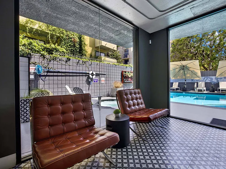 Westwood Riviera Apartments — Photo 18