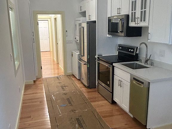 3rd image of 123 Mullen Ave