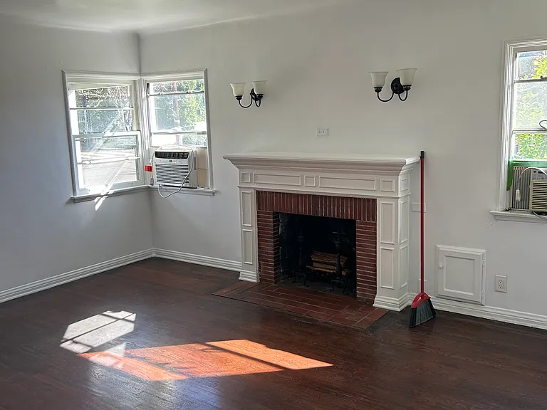 5003 Fulton Ave — Photo 8
