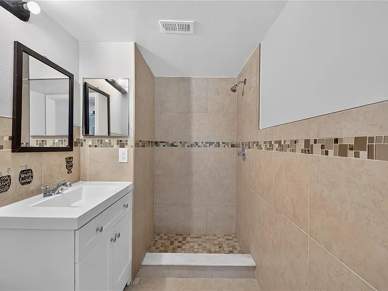 13829 Timberland Dr #101 — Photo 27