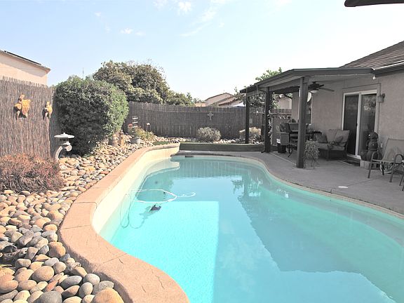 5th image of 1975 N Bordeaux Way