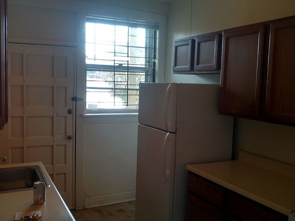 5th image of 1900-1902 W Cornelia Ave #3504-3510