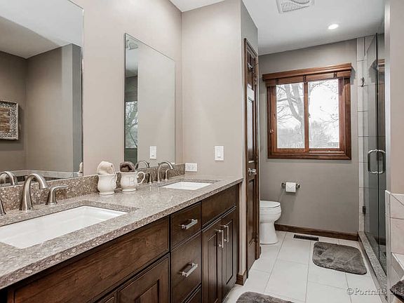 4th image of 859 Interlaken Dr