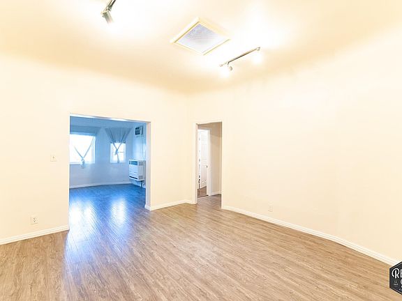 4th image of 3723 Rosemead Ave