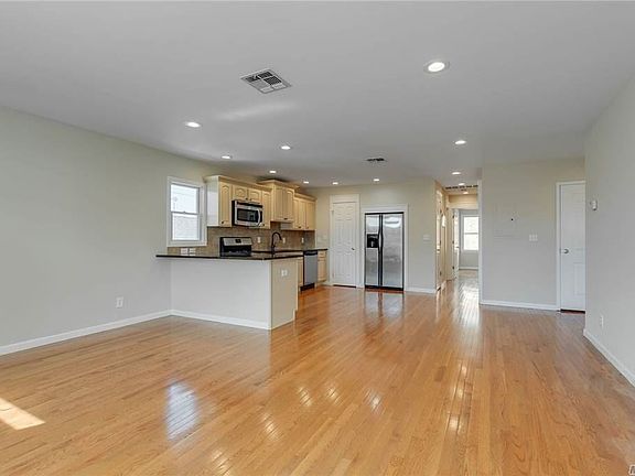 5th image of 61 Mohawk Ave Floor 1