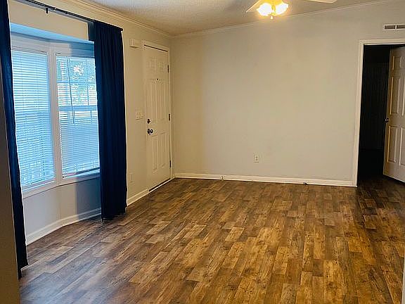 Den/flex space