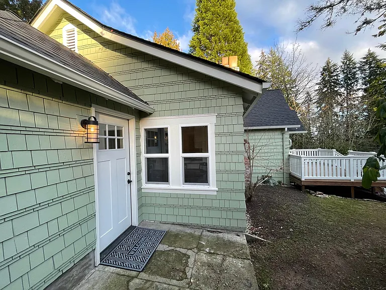 2247 NE 177th St — Photo 33