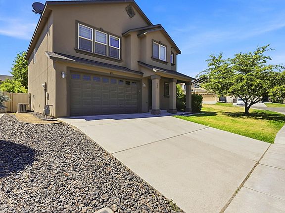 2nd image of 406 Lakerose Loop