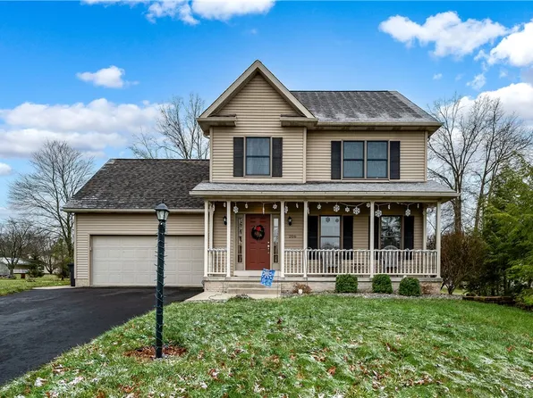 206 Canterberry Dr, New Castle, PA 16105