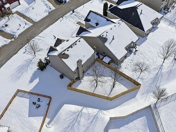 2nd image of 16918 Bowline View Trl