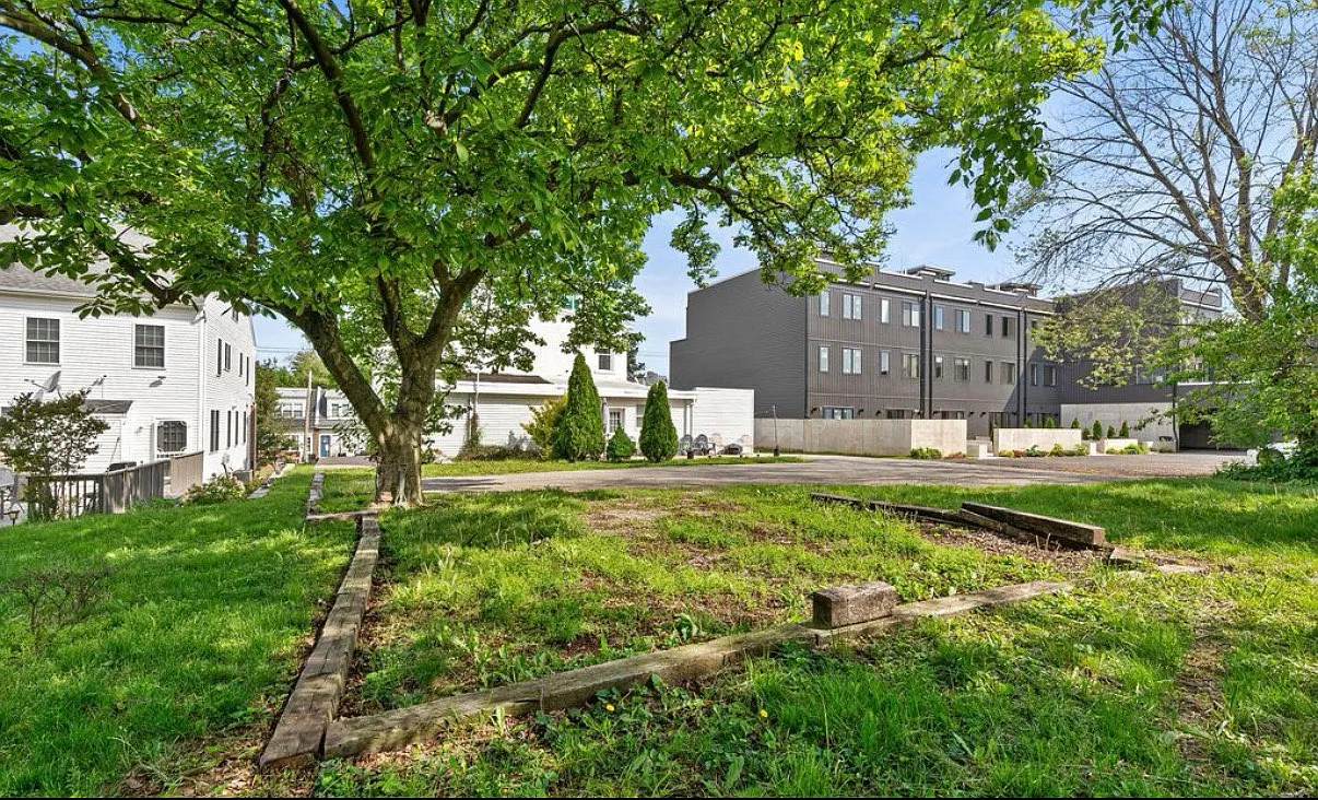 323 Fountain St — Photo 4