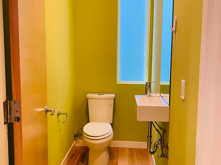 2322 E Denny Way — Photo 11