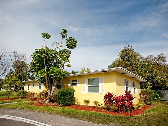 3rd image of 1626 18th Ave N APT 2A