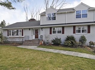 35 Sargent Rd, Ho Ho Kus, NJ 07423