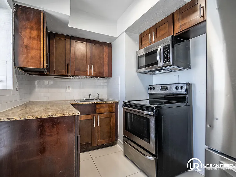 7931 East Dr #305 — Photo 14