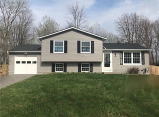 60 Battle Green Dr, Rochester, NY 14624