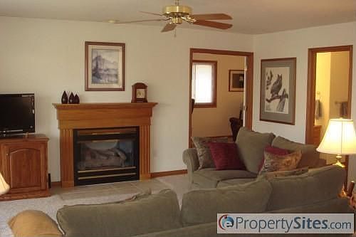4th image of 2071 Amethyst Dr