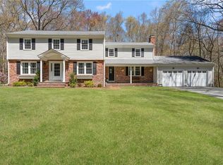 15 Arrowhead Trl, East Greenwich, RI 02818