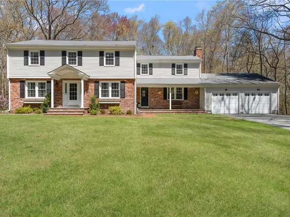 15 Arrowhead Trl, East Greenwich, RI 02818