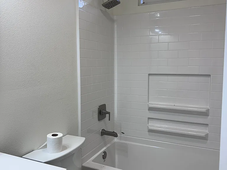 590 Augusta Dr — Photo 7