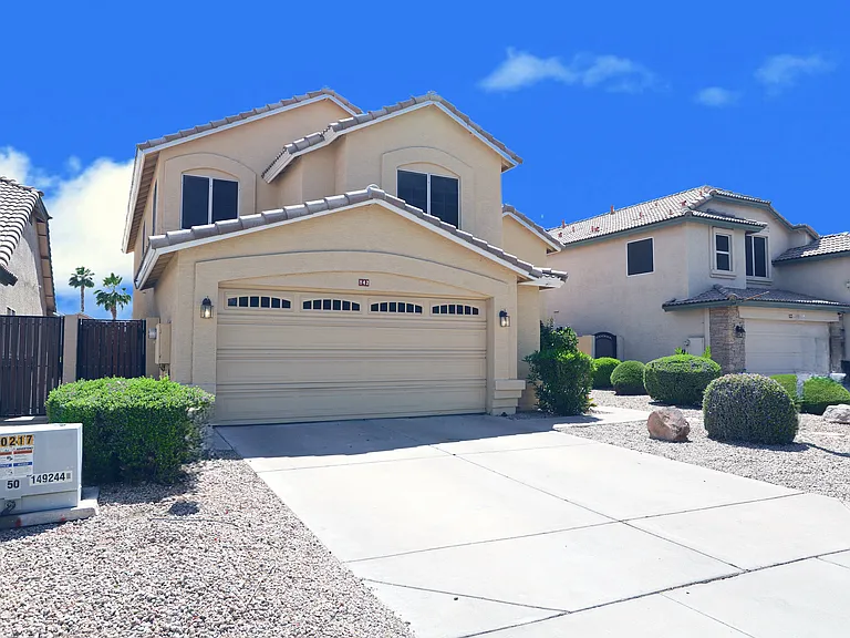 842 N Naples Dr — Photo 2