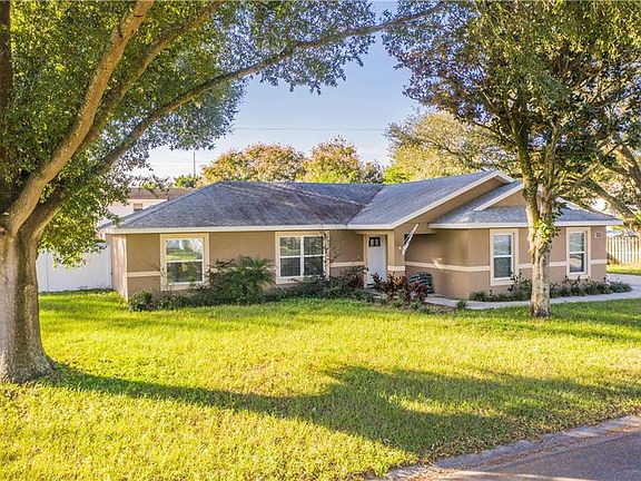 2nd image of 2131 Cordova Cir N