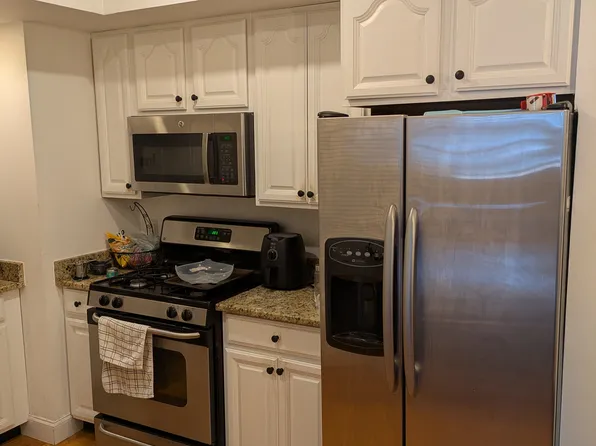 95 Webster Avenue image 3 of 13