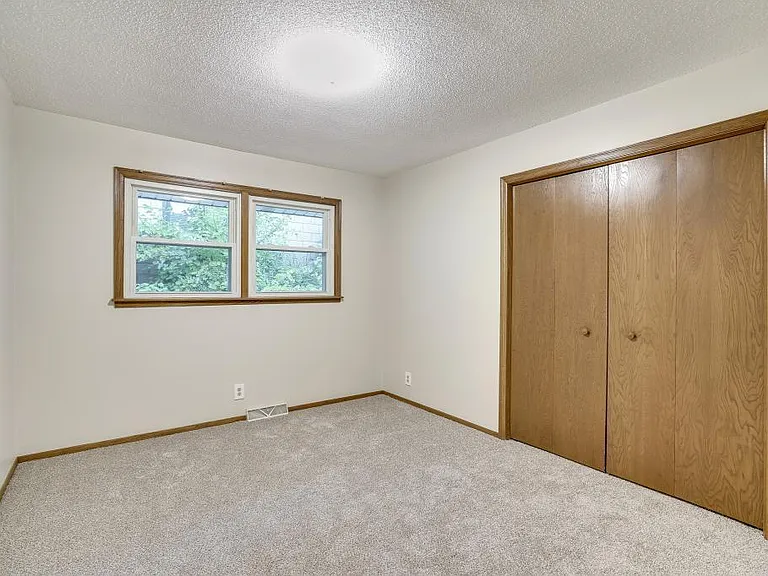 1823 Johnson St NE — Photo 6