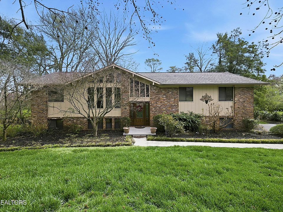 1st image of 328 Dominion Cir