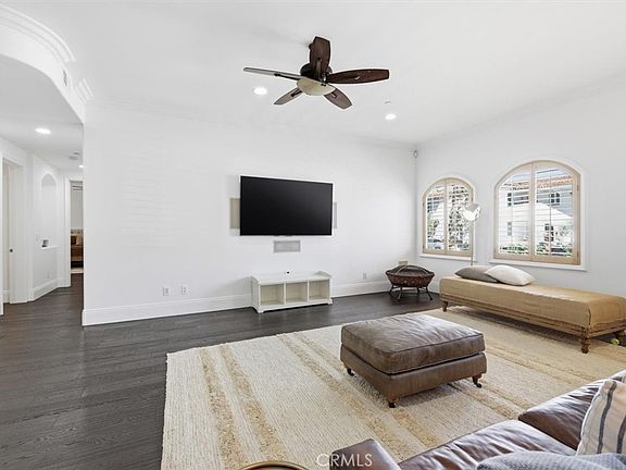 4th image of 143 N Arnaz Dr APT 105