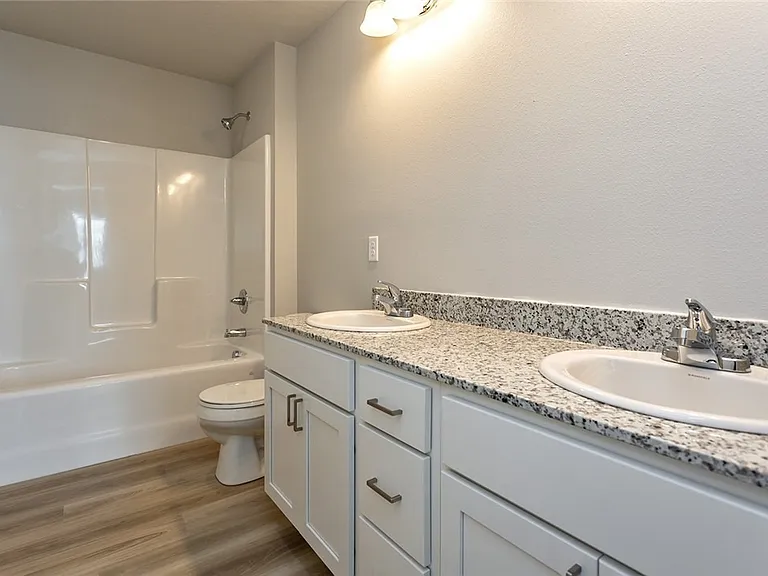 236 NW Greenwood Pl — Photo 26