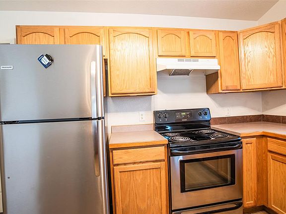 4th image of 2796 Stratford Ln