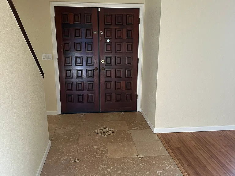 16962 Columbia Dr — Photo 3