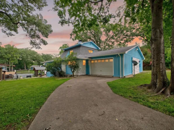 132 Shady Shores Dr, Mabank, TX 75156