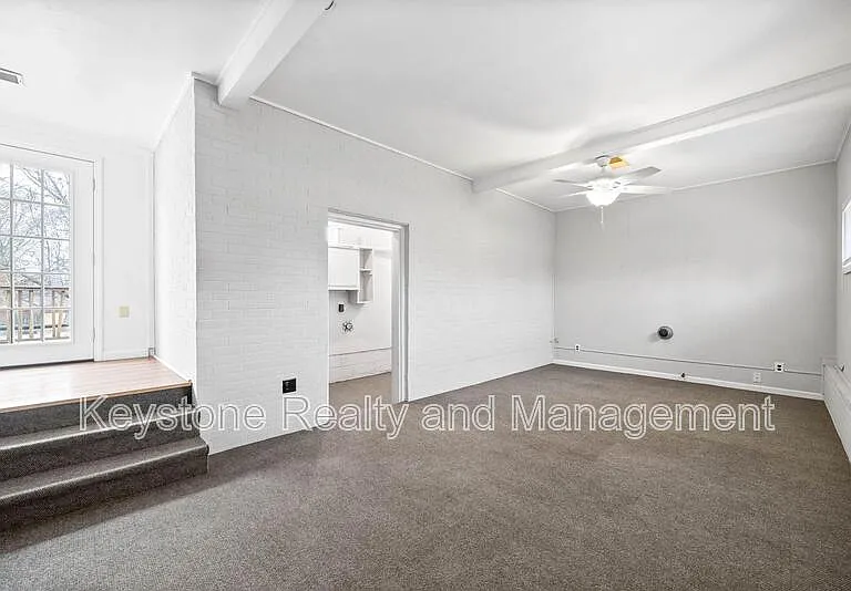 1319 Fort Campbell Blvd — Photo 9