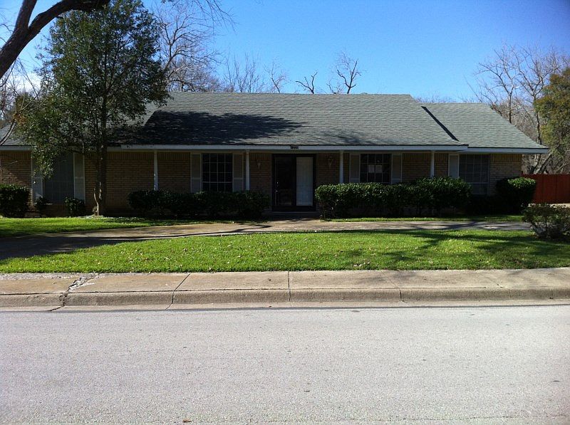 1st image of 1209 Greenbriar Dr