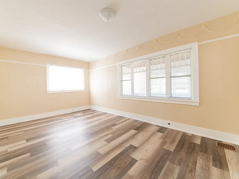 1130 Lafayette Ave SE — Photo 30