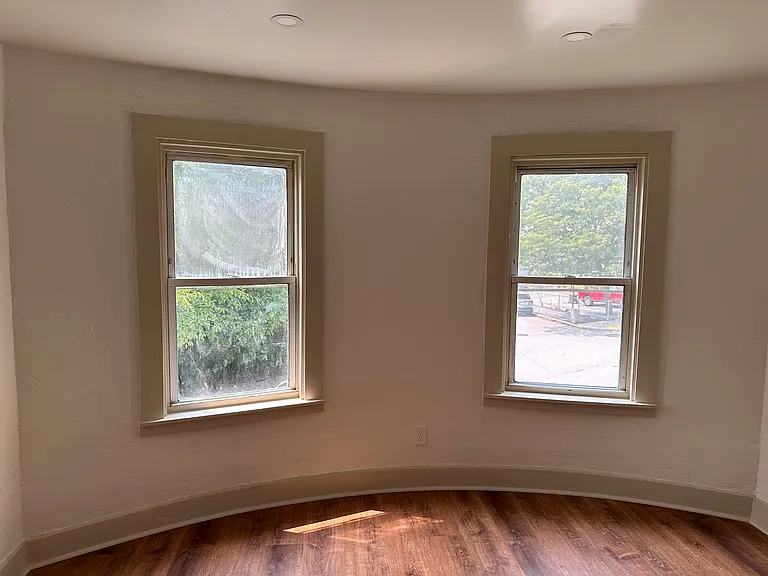 225 Vernon St #1 — Photo 8