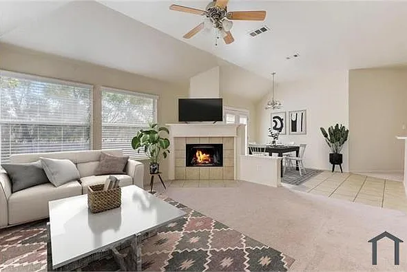 4905 Summer Oaks Ln — Photo 1