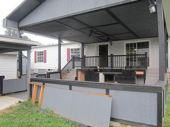 3rd image of 1325 Walnut Ave